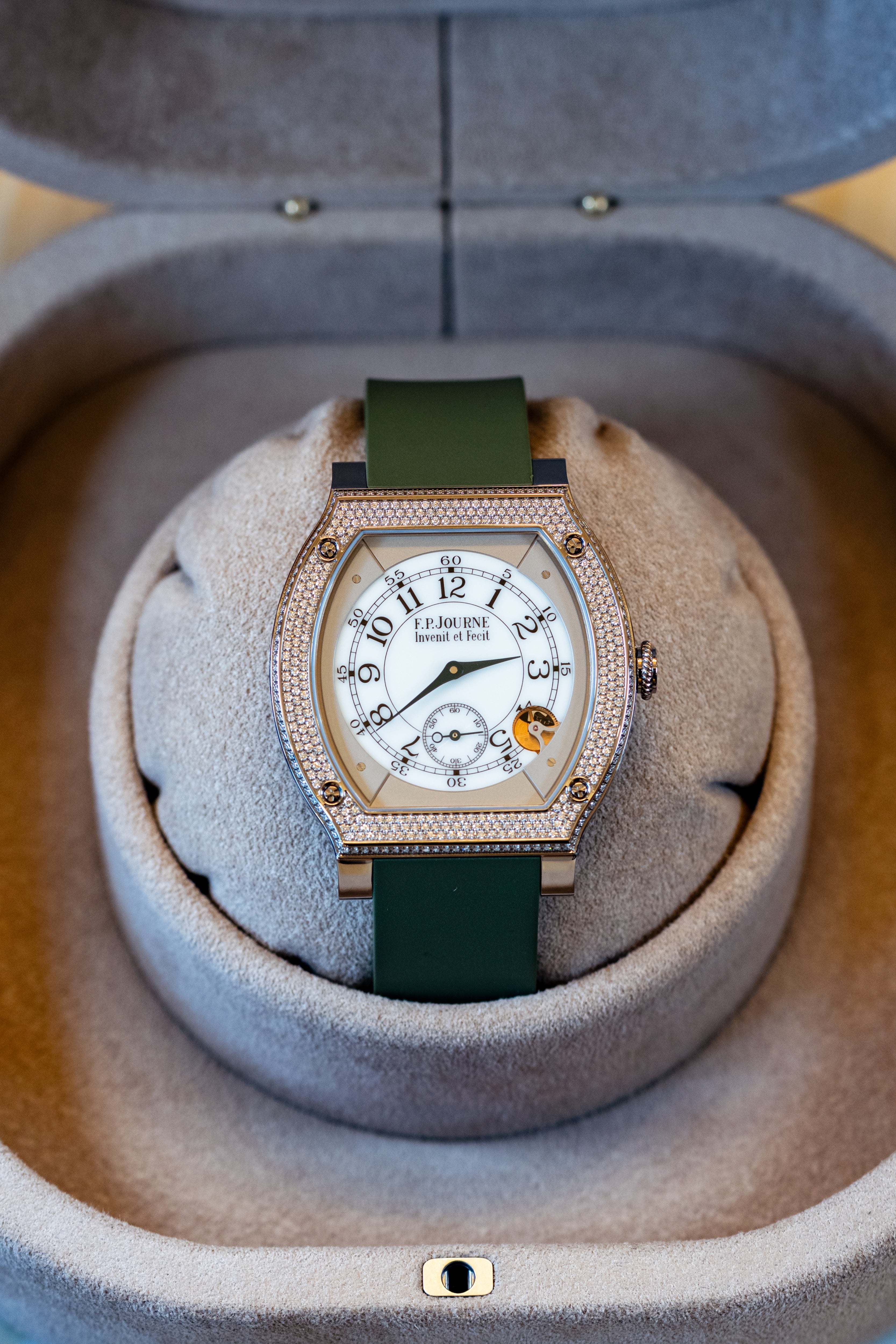 F.P.Journe Élégante Elegante With Diamonds (ELHT) Titanium White Dial Green Strap 48MM Calibre 1210