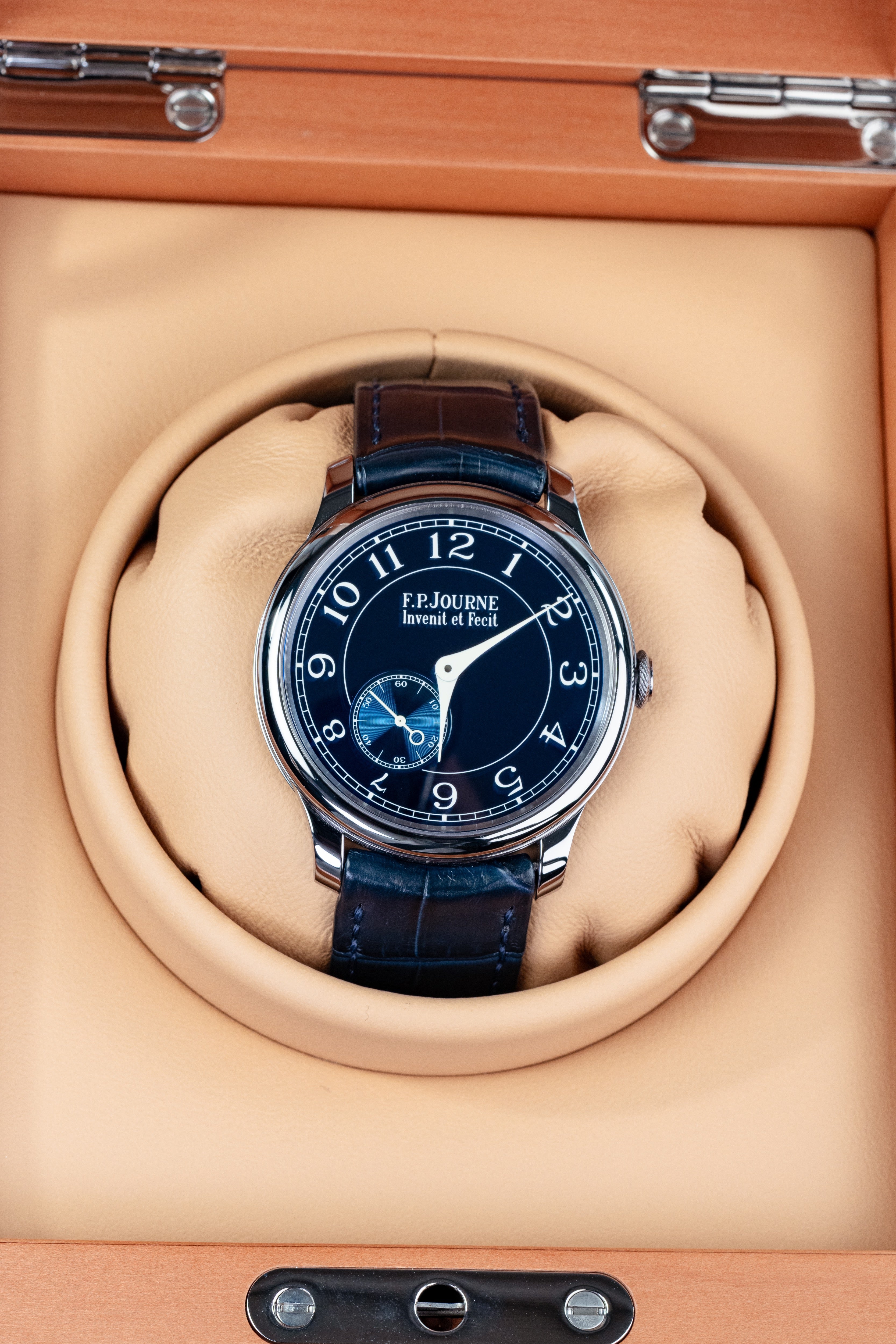 F.P.Journe Souveraine Bleu Souveraine (CB) Tantalum Dark Blue Dial and Leather Strap 40MM Calibre 1304