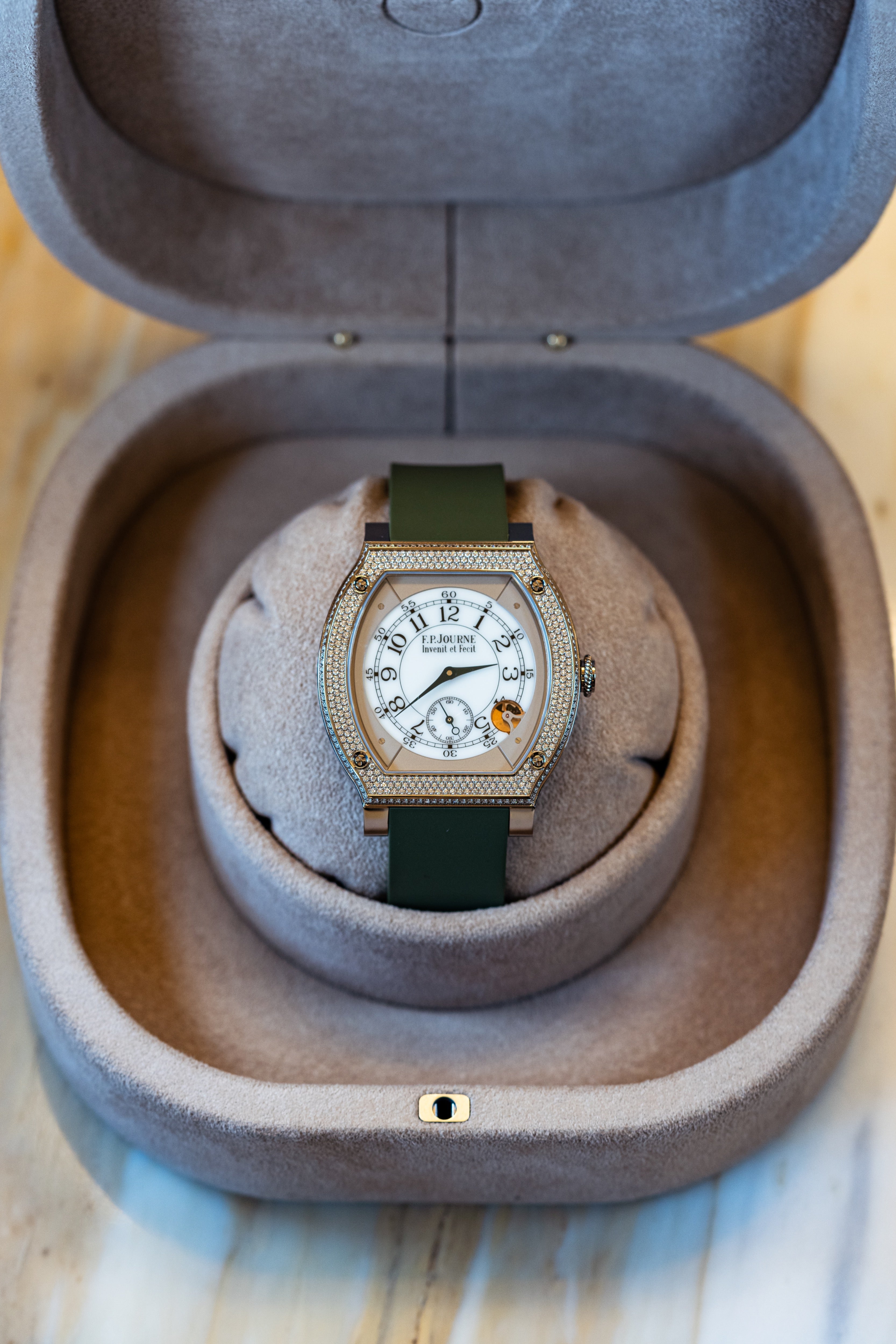 F.P.Journe Élégante Elegante With Diamonds (ELHT) Titanium White Dial Green Strap 48MM Calibre 1210