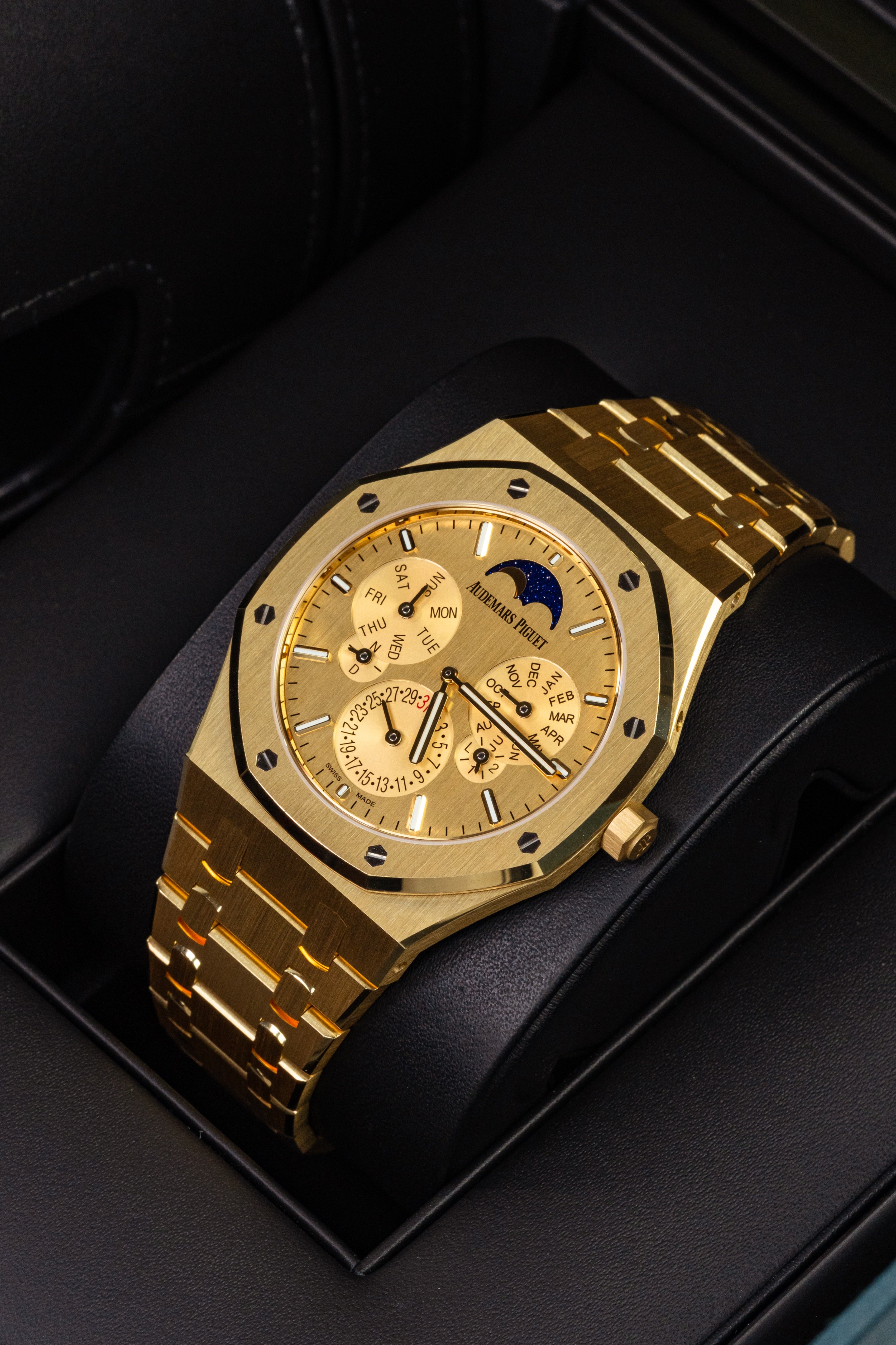 Audemars Piguet Royal Oak Perpetual Calendar 26586BA Ultra-thin Yellow Gold Limited 88 Pieces