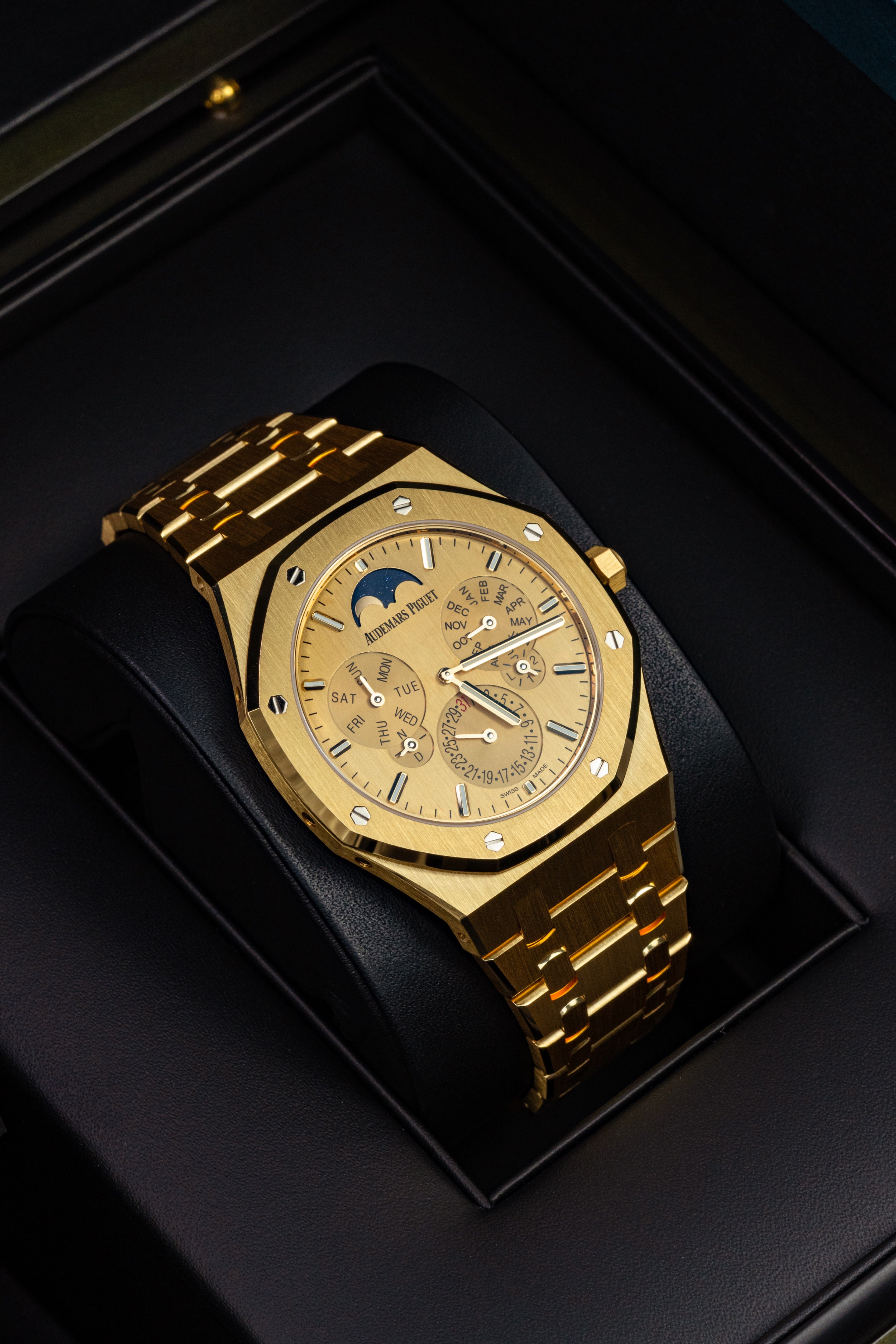 Audemars Piguet Royal Oak Perpetual Calendar 26586BA Ultra-thin Yellow Gold Limited 88 Pieces