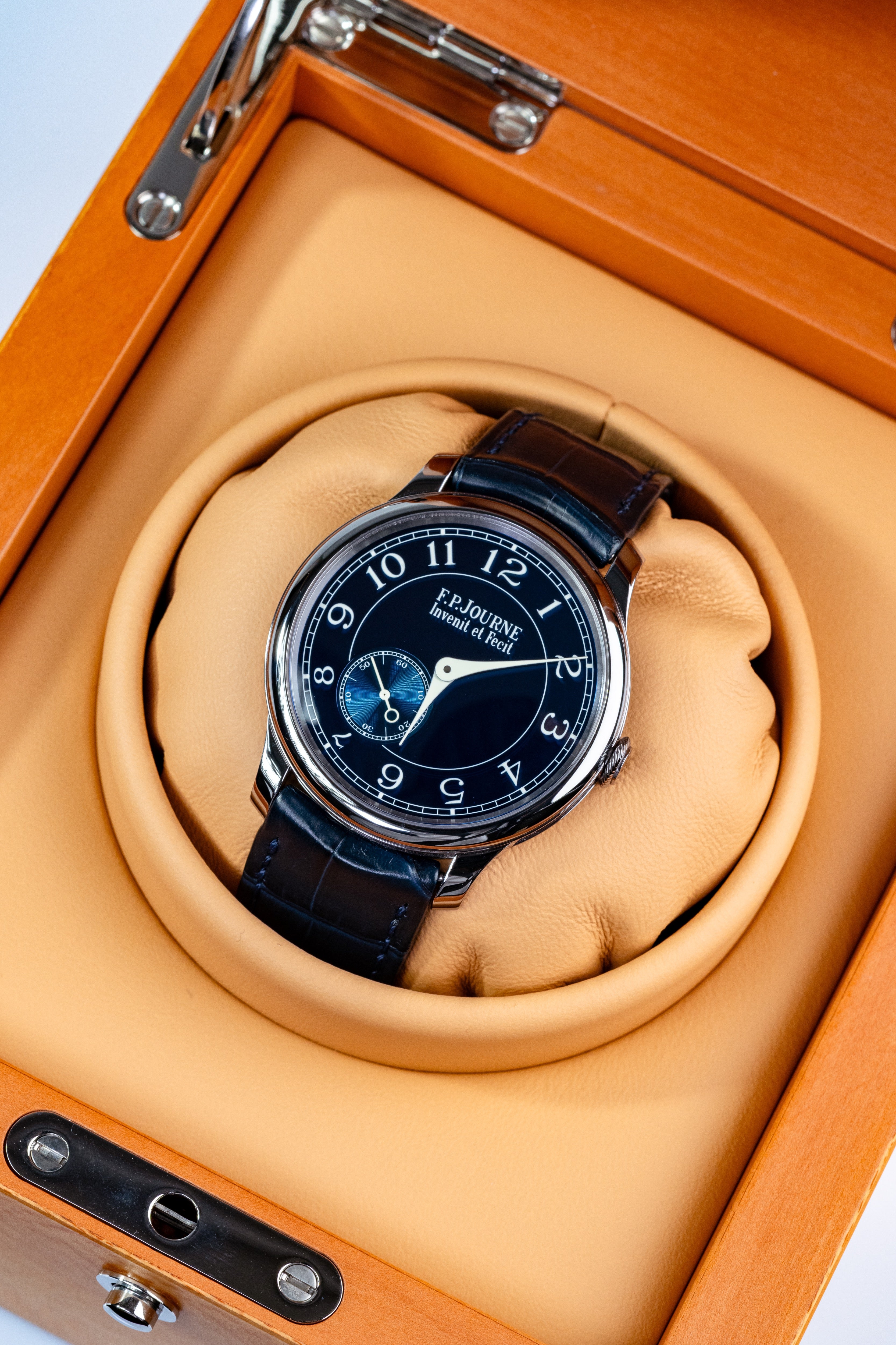 F.P.Journe Souveraine Bleu Souveraine (CB) Tantalum Dark Blue Dial and Leather Strap 40MM Calibre 1304