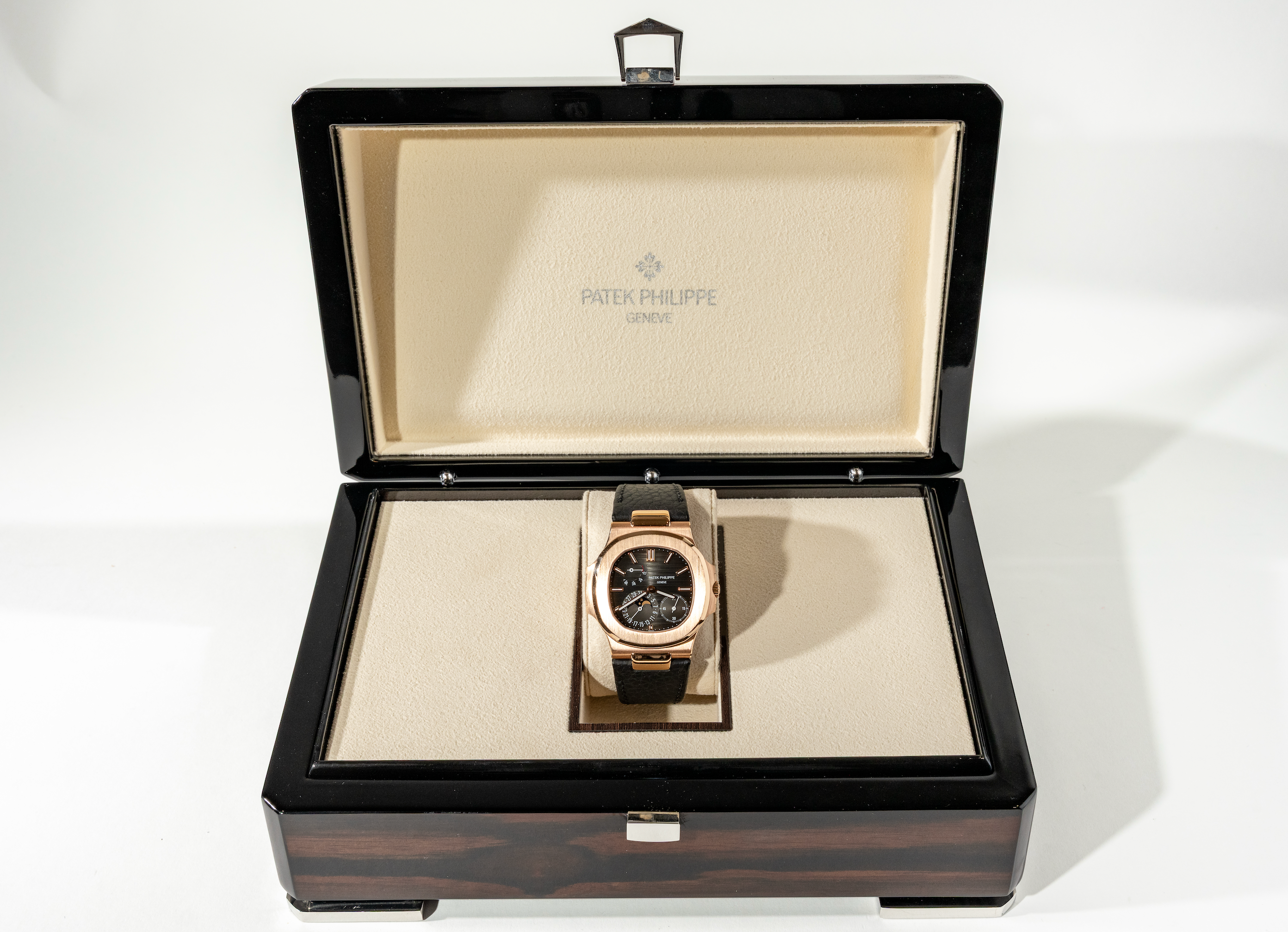 Patek Philippe Nautilus 5712R-001 Moon Phases Rose Gold